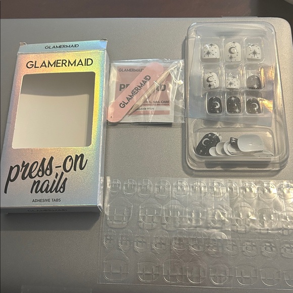 Glamermaid Moons and Stars Press-on Nails with Adhesive Tabs - Picture 2 of 2